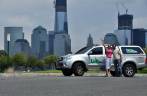 A equipe 1000dias completa, em frente à Manhattan, em Nova York - EUA